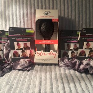 Wet Brush Blow Out Brush and 4 Scunci Multi-Wear Hairband Set - Black and Purple